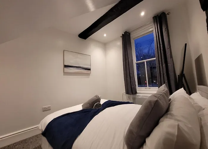 Wallgate House Apartments- Step Back Into Roman History With Catchpole Stays