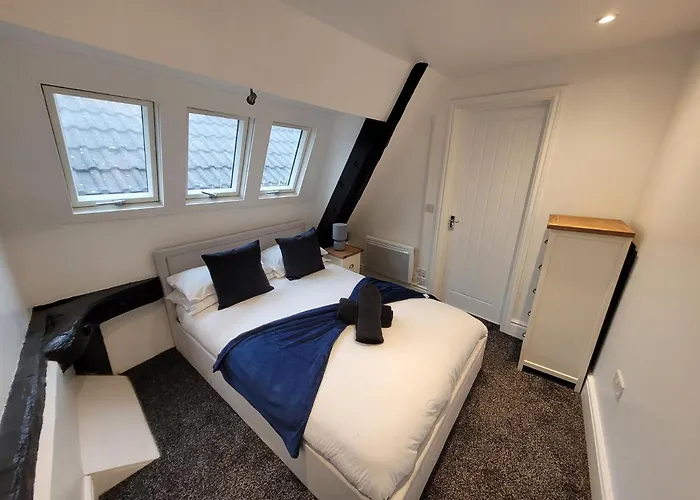 Wallgate House Apartments- Step Back Into Roman History With Catchpole Stays