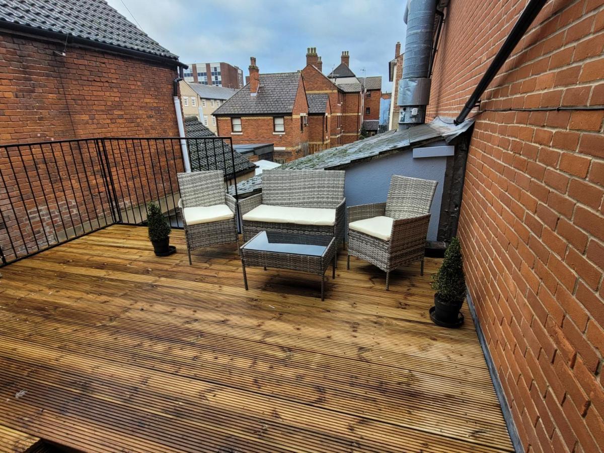 Wallgate House Apartments- Step Back Into History With Catchpole Apartment *